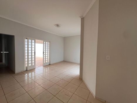 Foto 4 do(a) Casa de 3 quartos à venda em Ipanema, Araçatuba