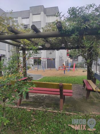 Foto 2 do(a) Apartamento de 2 quartos à venda em Vila Ipiranga, Porto Alegre