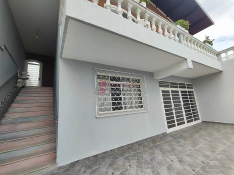 Foto 1 do(a) Casa de 3 quartos à venda em Jardim Pacaembu, Jundiaí