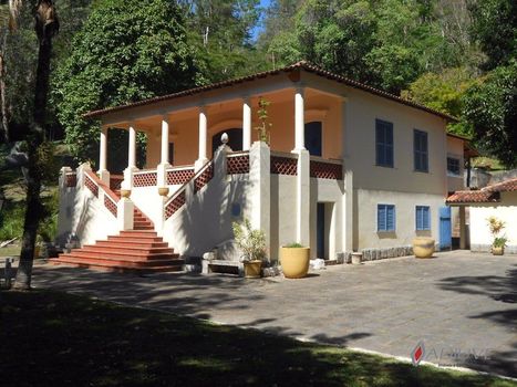 Foto 1 do(a) Fazenda / Sítio / Chácara de 3 quartos à venda em Pedro do Rio, Petrópolis