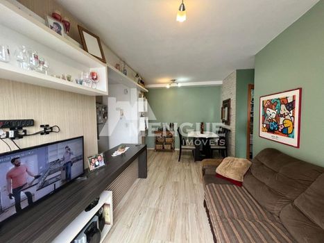 Foto 2 do(a) Apartamento de 2 quartos à venda em Jardim Carvalho, Porto Alegre