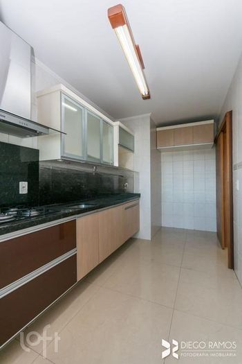 Foto 43 do(a) Apartamento de 3 quartos à venda em Vila Ipiranga, Porto Alegre