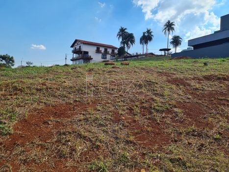 Foto 2 do(a) Terreno false à venda em Parque Laranjeiras, Araraquara