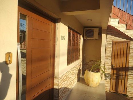 Foto 2 do(a) Flat de 2 quartos à venda em Vila Imbui, Cachoeirinha