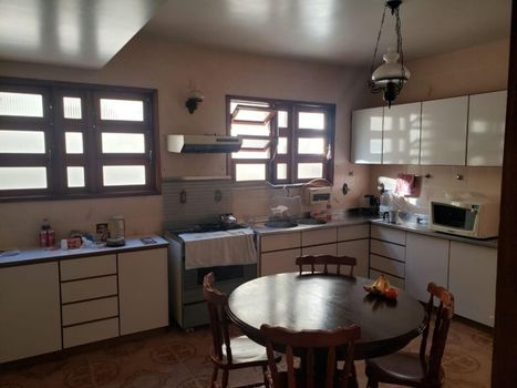 Foto 21 do(a) Casa de 5 quartos à venda em Santo Antônio, Porto Alegre