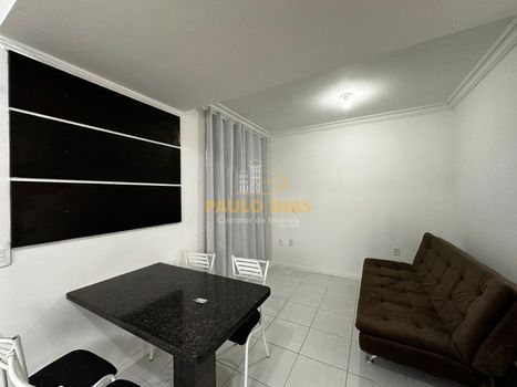 Foto 2 do(a) Casa de 2 quartos para alugar em Vila Real, Balneário Camboriú