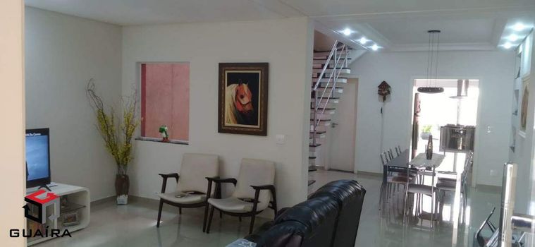 Foto 1 do(a) Casa de 5 quartos à venda em Vila Assunção, Santo André