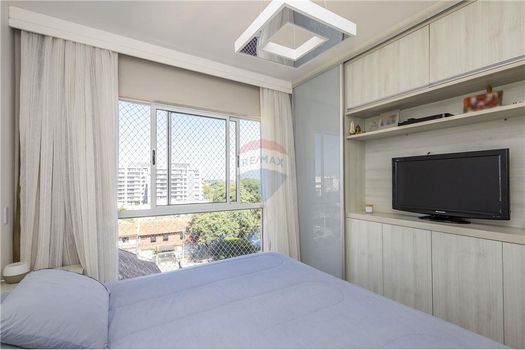 Foto 6 do(a) Apartamento de 3 quartos à venda em Água Verde, Curitiba