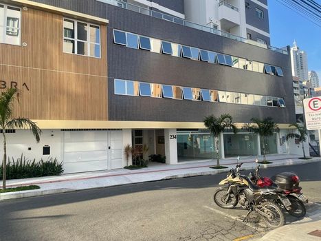 Foto 3 do(a) Flat de 2 quartos à venda em Nações, Balneário Camboriú