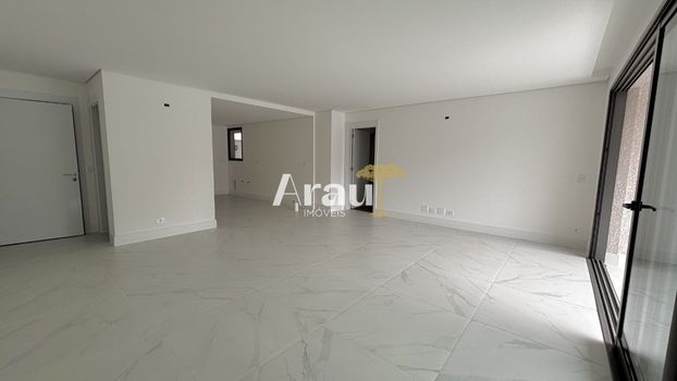 Foto 4 do(a) Apartamento de 3 quartos à venda em Centro, Curitiba