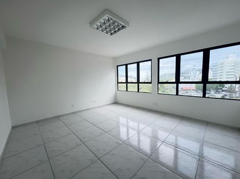 Foto 3 do(a) Sala / Conjunto Comercial de 1 quartos para alugar em Trindade, Florianópolis