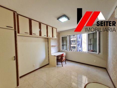 Foto 1 do(a) Apartamento de 4 quartos à venda em Agronômica, Florianópolis