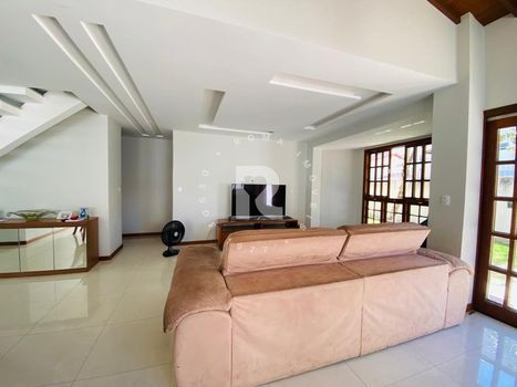 Foto 13 do(a) Casa de 6 quartos à venda em Praia do Morro, Guarapari