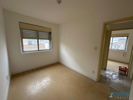 Foto 4 do(a) Flat de 2 quartos à venda em Petrópolis, Porto Alegre
