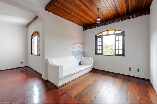 Foto 2 do(a) Casa de 5 quartos à venda em Jardim Messina, Jundiaí