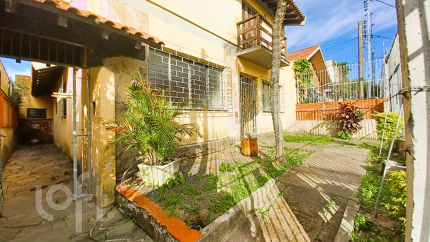 Foto 1 do(a) Casa de 3 quartos à venda em Vila João Pessoa, Porto Alegre