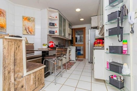 Foto 12 do(a) Apartamento de 3 quartos à venda em Petrópolis, Porto Alegre