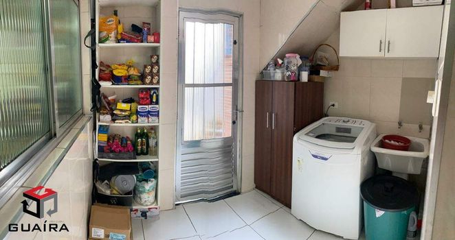 Foto 8 do(a) Casa de 2 quartos à venda em Jardim das Maravilhas, Santo André
