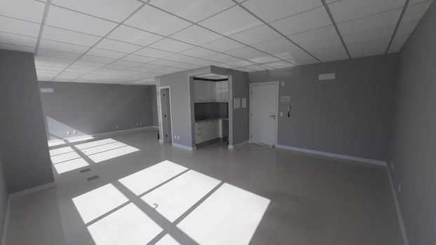 Foto 3 do(a) Sala / Conjunto Comercial false para alugar em Barreiros, São José