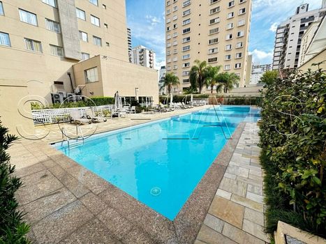 Foto 11 do(a) Flat de 1 quartos à venda em Vila Olímpia, São Paulo