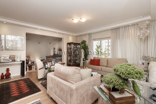 Foto 4 do(a) Apartamento de 3 quartos à venda em Indianópolis, São Paulo