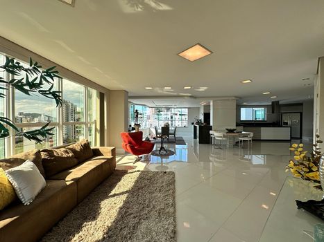 Foto 1 do(a) Apartamento de 3 quartos à venda em Jardim Blumenau, Blumenau