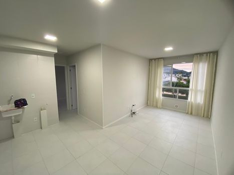Foto 3 do(a) Apartamento de 2 quartos para alugar em Rio Caveiras, Biguaçu