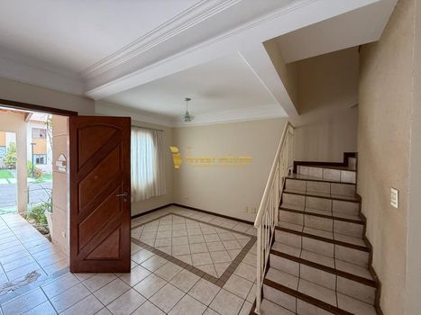 Foto 4 do(a) Casa em Condomínio de 3 quartos à venda em Parque Jamaica, Londrina