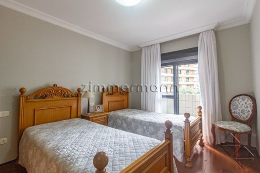 Foto 18 do(a) Apartamento de 4 quartos à venda em Jardim Londrina, São Paulo
