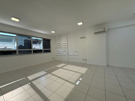 Foto 10 do(a) Sala / Conjunto Comercial false à venda em Estreito, Florianópolis