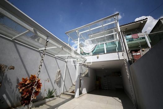 Foto 1 do(a) Casa de 3 quartos à venda em Vila Inglesa, São Paulo