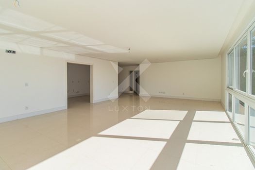 Foto 9 do(a) Apartamento de 4 quartos para alugar em Vila Assunção, Porto Alegre