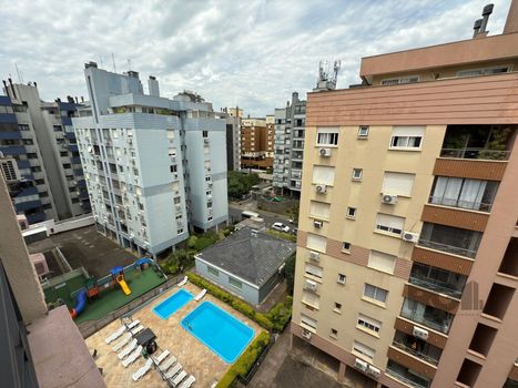 Foto 2 do(a) Apartamento de 3 quartos à venda em Boa Vista, Porto Alegre