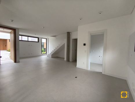 Foto 2 do(a) Casa em Condomínio de 3 quartos à venda em Cacupé, Florianópolis