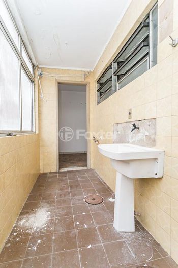 Foto 20 do(a) Apartamento de 2 quartos à venda em Passo da Areia, Porto Alegre