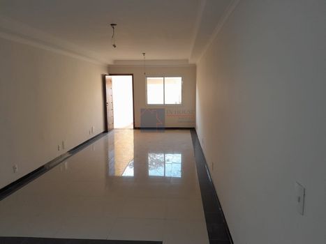 Foto 1 do(a) Casa de 3 quartos à venda em Jardim Sabará, São Paulo