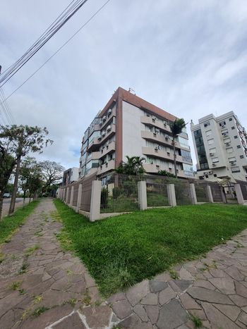Foto 2 do(a) Apartamento de 2 quartos à venda em Chácara das Pedras, Porto Alegre