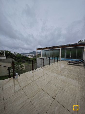 Foto 11 do(a) Casa em Condomínio de 4 quartos à venda em Córrego Grande, Florianópolis