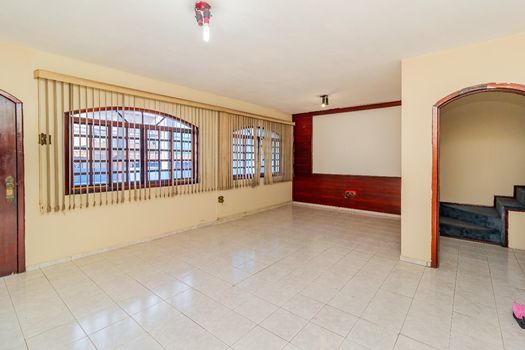 Foto 2 do(a) Casa de 4 quartos à venda em Parque São Rafael, São Paulo