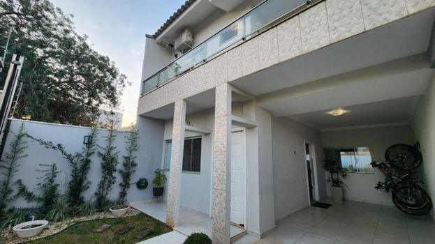 Foto 1 do(a) Casa de 4 quartos à venda em Jardim Brasil, Maringá