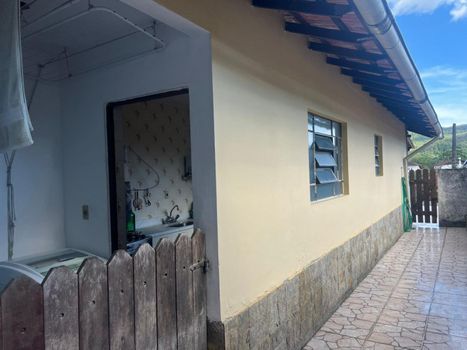 Foto 5 do(a) Casa em Condomínio de 4 quartos à venda em Quitandinha, Petrópolis