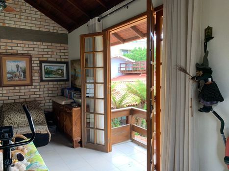 Foto 17 do(a) Casa de 3 quartos à venda em Campeche, Florianópolis