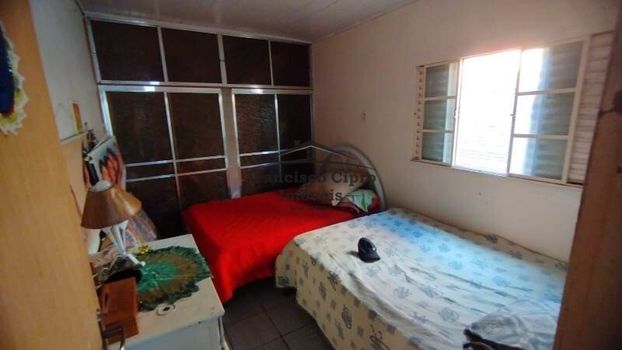 Foto 4 do(a) Casa de 2 quartos à venda em Parque Santa Clara, Guaratinguetá