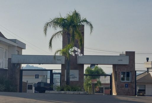 Foto 3 do(a) Terreno false à venda em Mário Quintana, Porto Alegre