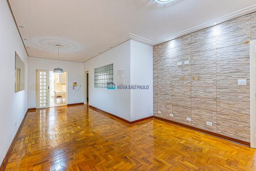 Foto 1 do(a) Casa de 3 quartos à venda em São Judas, São Paulo