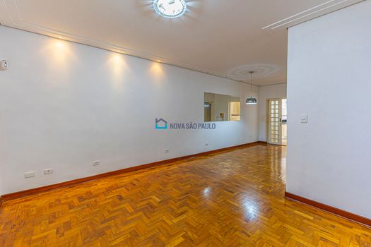 Foto 2 do(a) Casa de 3 quartos à venda em São Judas, São Paulo
