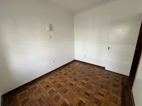 Foto 2 do(a) Flat de 2 quartos à venda em Menino Deus, Porto Alegre