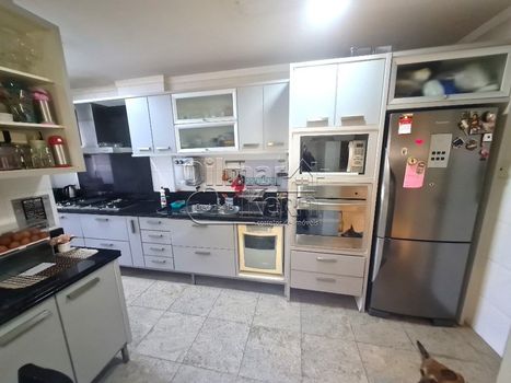 Foto 5 do(a) Apartamento de 3 quartos à venda em Estreito, Florianópolis