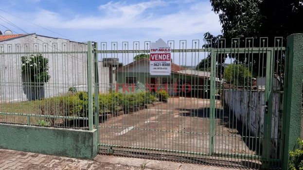 Foto 1 do(a) Casa de 3 quartos à venda em Zona V, Umuarama