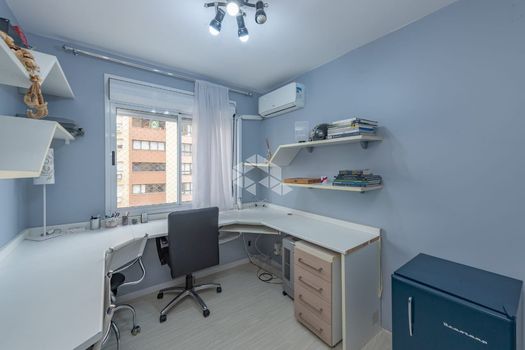 Foto 10 do(a) Apartamento de 3 quartos à venda em Vila Ipiranga, Porto Alegre